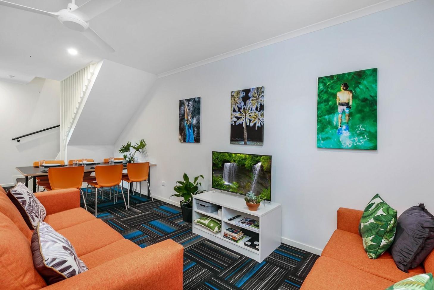 Mihaven Shared Living - Pembroke St Hostel Кернс Екстериор снимка