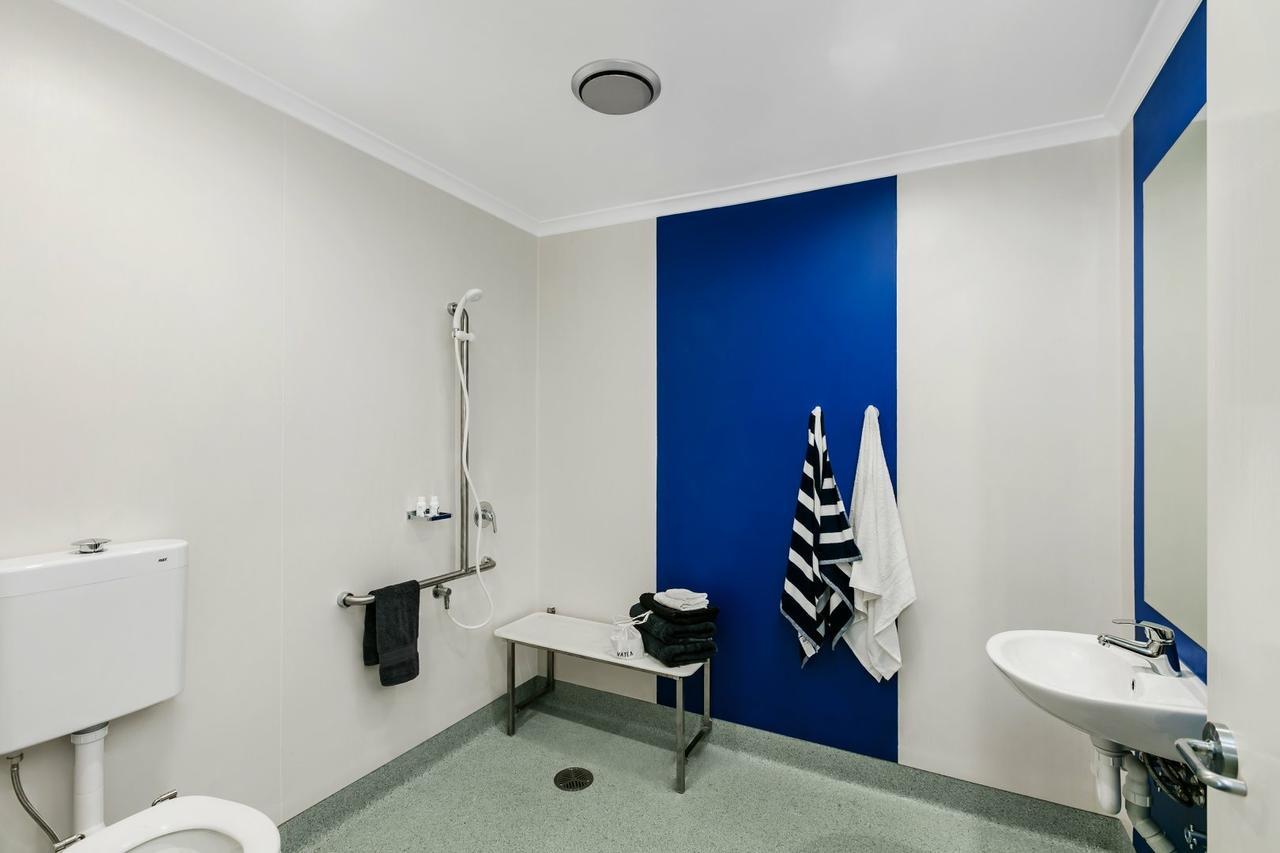 Mihaven Shared Living - Pembroke St Hostel Кернс Екстериор снимка