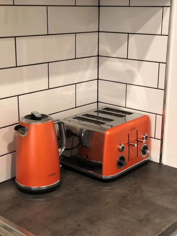 Mihaven Shared Living - Pembroke St Hostel Кернс Екстериор снимка